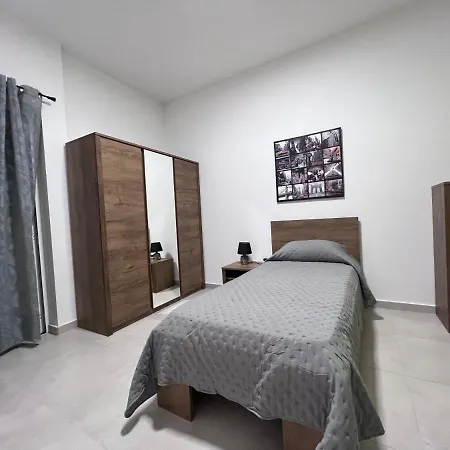 Apartment Zenia Court