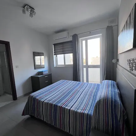 Apartment Zenia Court *